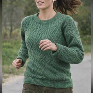 AELFRIC EDEN SIZE LARGE CHUNKY KNIT SWEATER